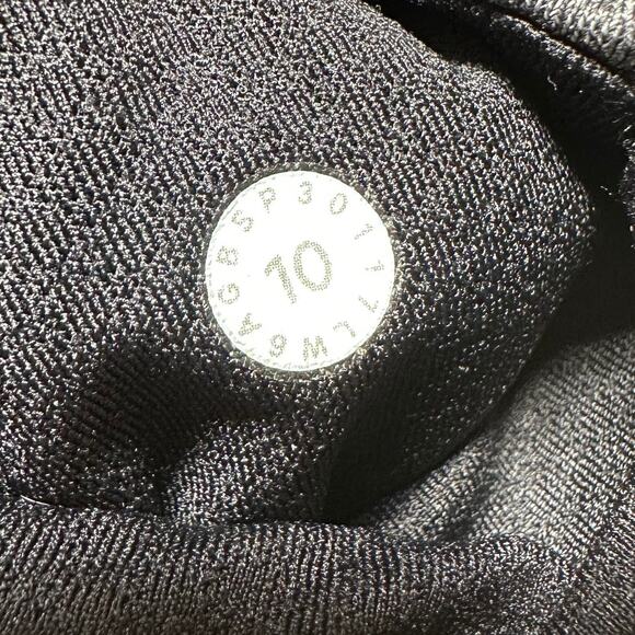 Lululemon Squad Goals Crop 17" Heathered Black Women's Size 10 EUC - Picture 7 of 10